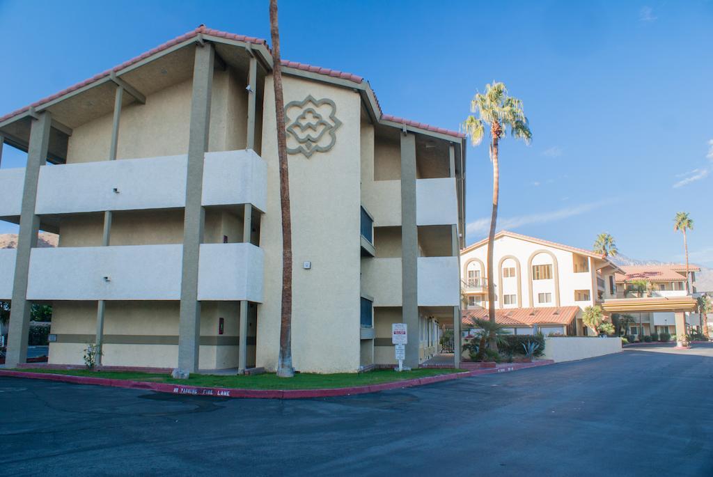 Red Lion Inn & Suites Cathedral City Palm Springs מראה חיצוני תמונה